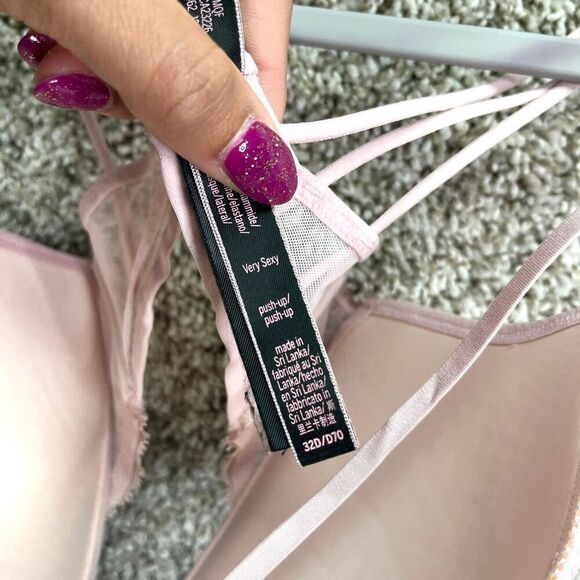 Victoria’s Secret Bra Women’s 32D Very Sexy Pink Lace Overlay Strappy Push-Up - Picture 5 of 7